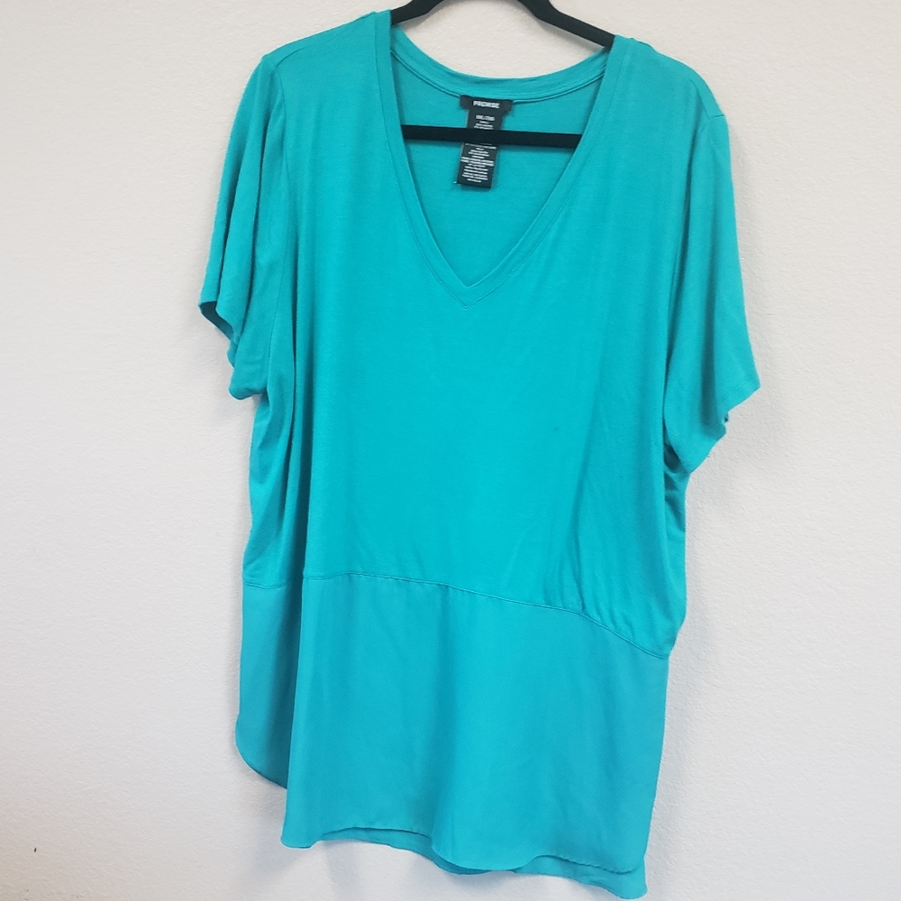 Premise tunic length top. Size XXL, aqua